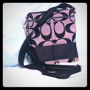 Coach used excellent condition signature crossbody